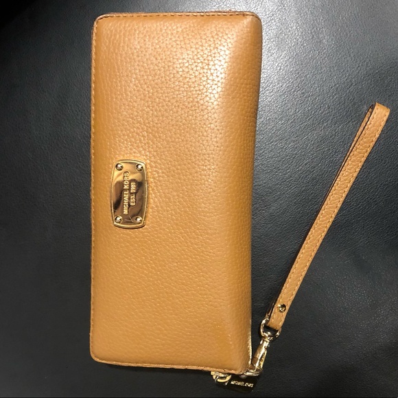 Tan Michael Kors Tote Purse - Picture 5 of 8